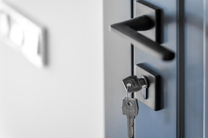 O Fim da Alienação Fiduciária: Por que travar seu imóvel por um crédito pequeno?